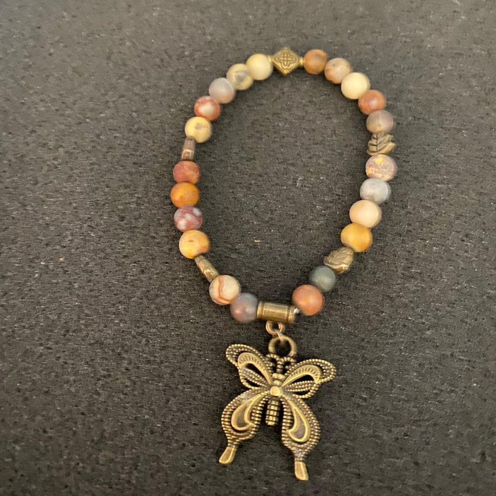 BohoHippie Friendship Bracelets, great as Christmas gifts.